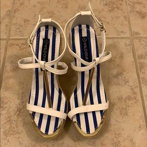 Wild Diva Lounge Espadrille Wedges